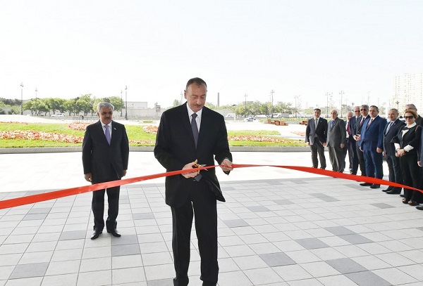 Президент Азербайджана на открытии нового здания SOCAR - ФОТО